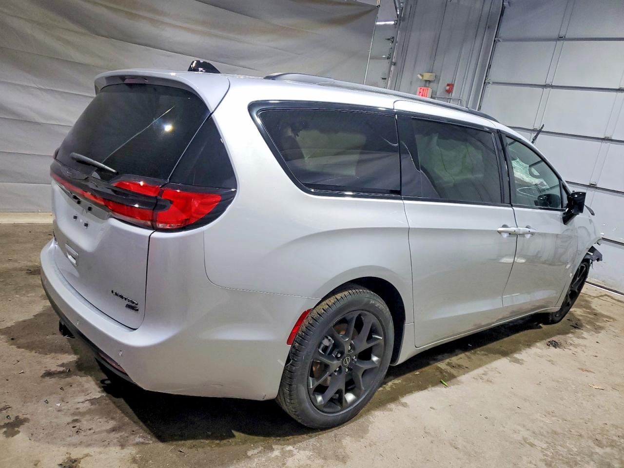 2026 CHRYSLER PACIFICA LIMITED photo 3