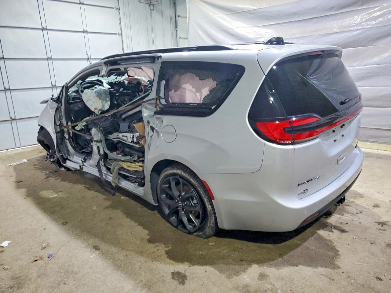 2026 CHRYSLER PACIFICA LIMITED photo 2