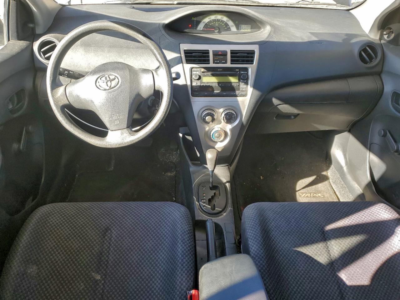 2007 TOYOTA YARIS photo 8