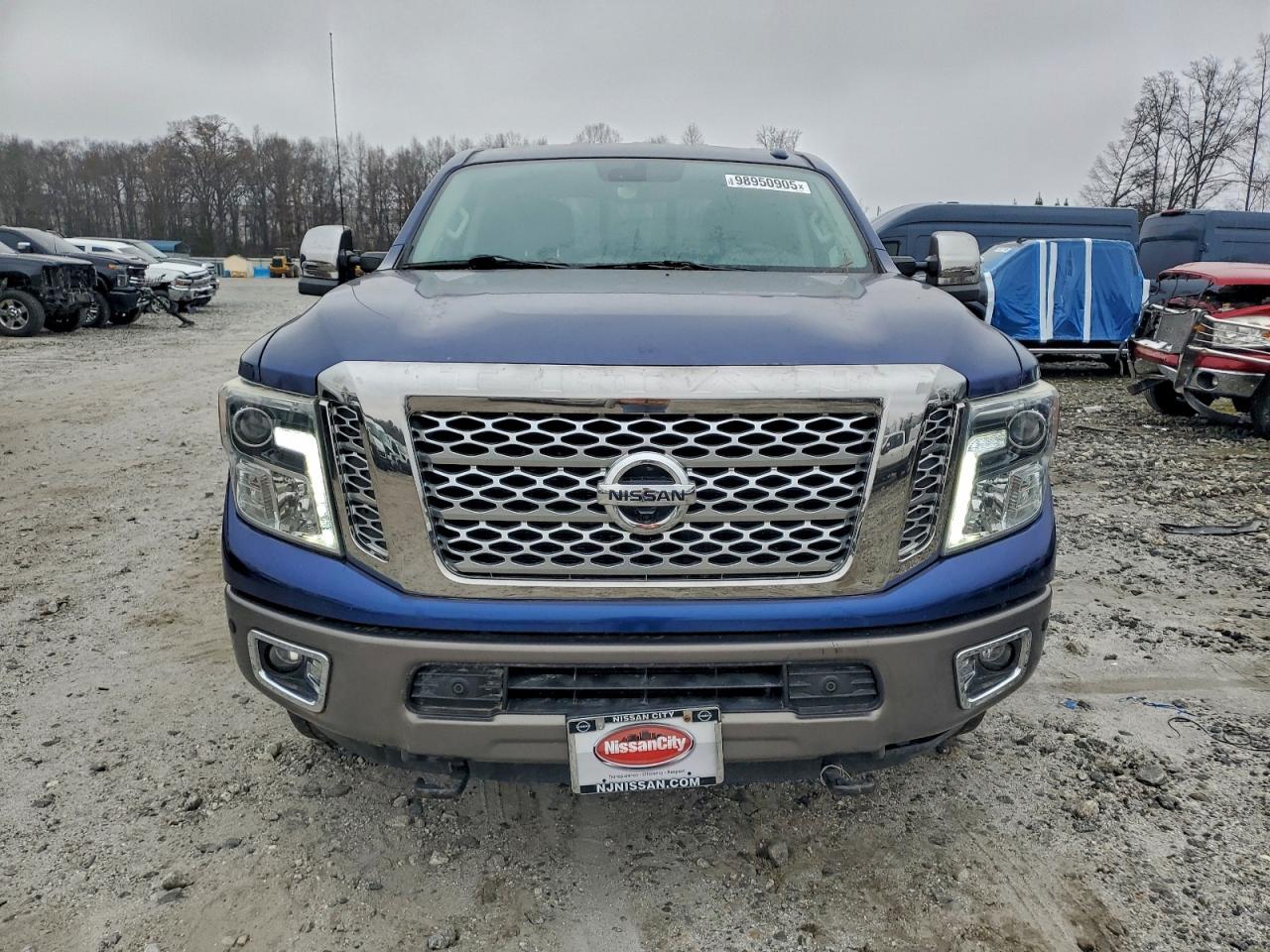 2016 NISSAN TITAN XD SL photo 5