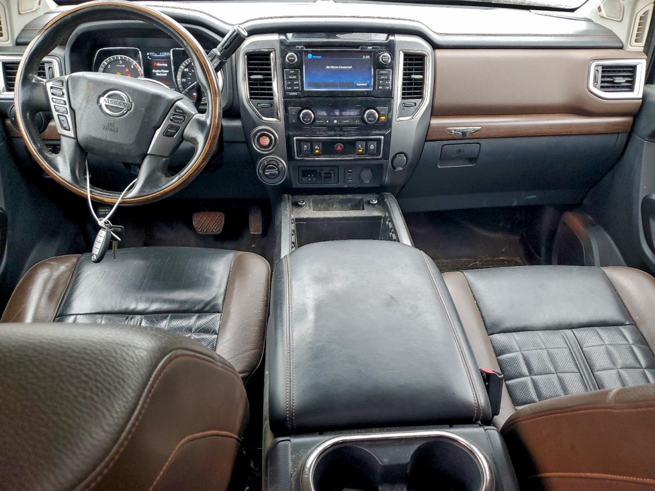 2016 NISSAN TITAN XD SL photo 8