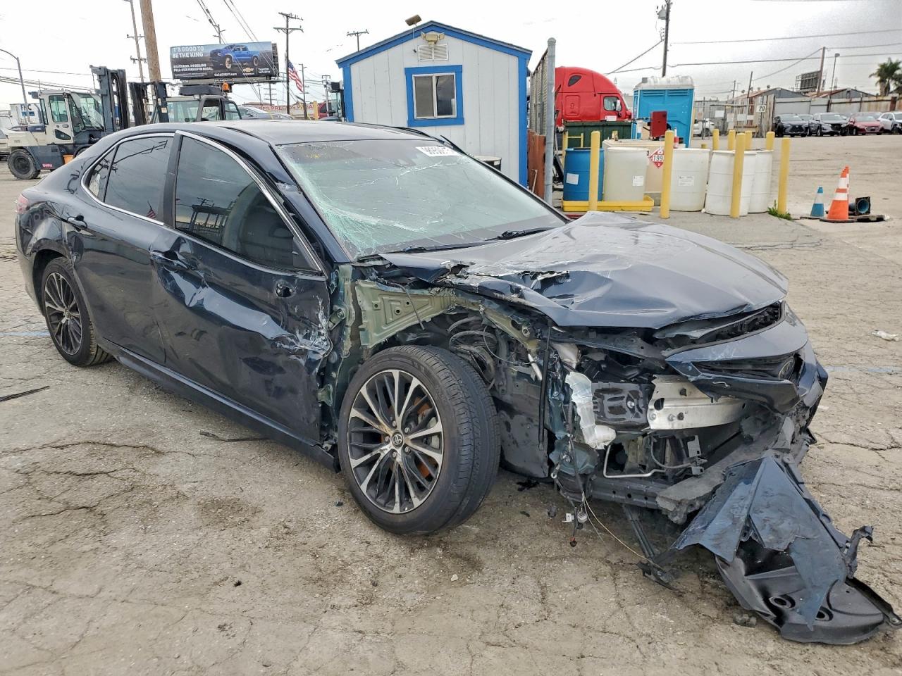 2018 TOYOTA CAMRY L photo 4