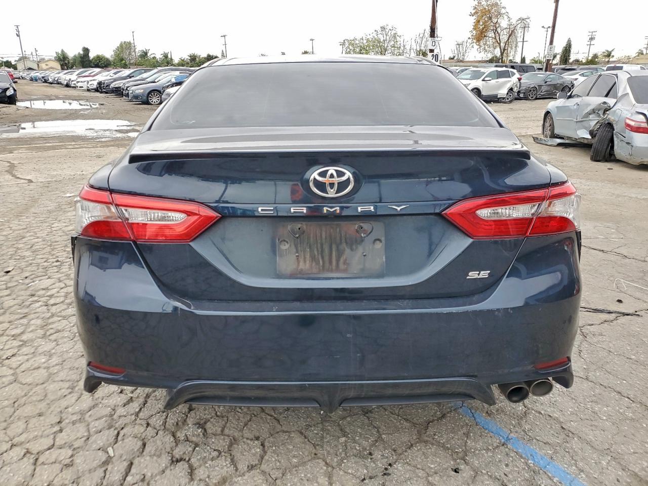 2018 TOYOTA CAMRY L photo 6