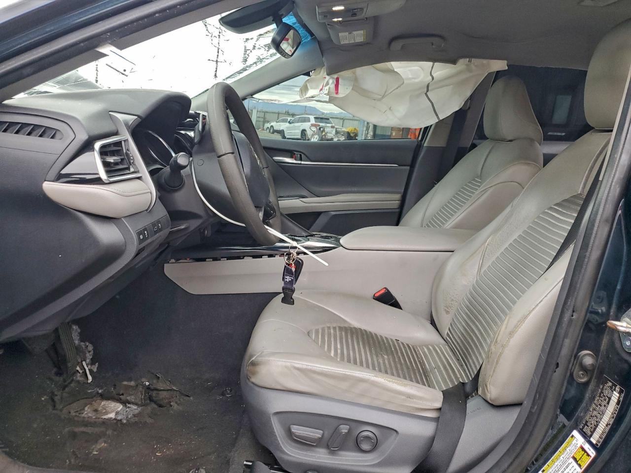 2018 TOYOTA CAMRY L photo 7
