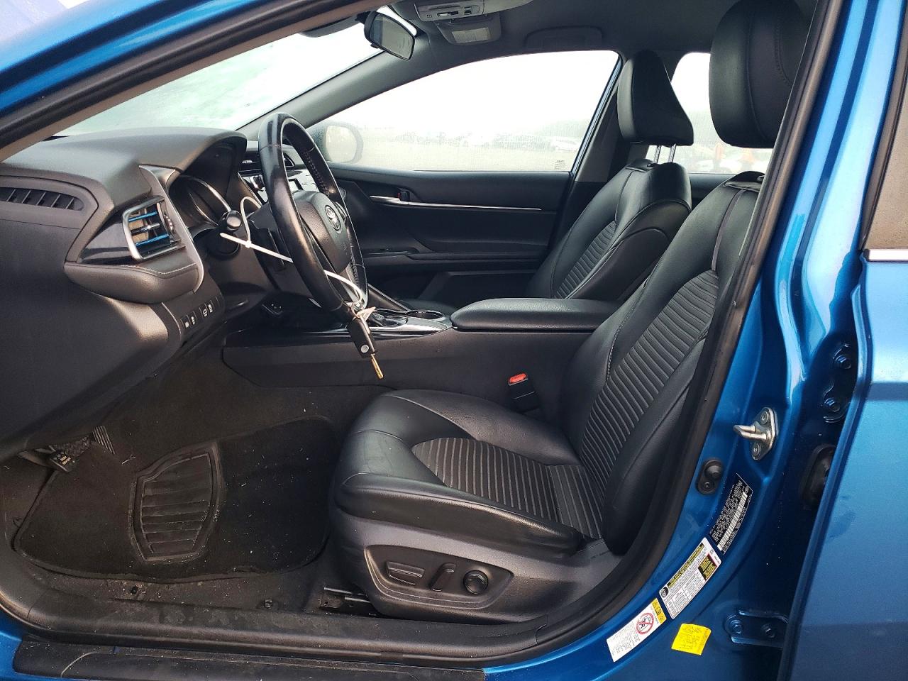 2019 TOYOTA CAMRY SE photo 7