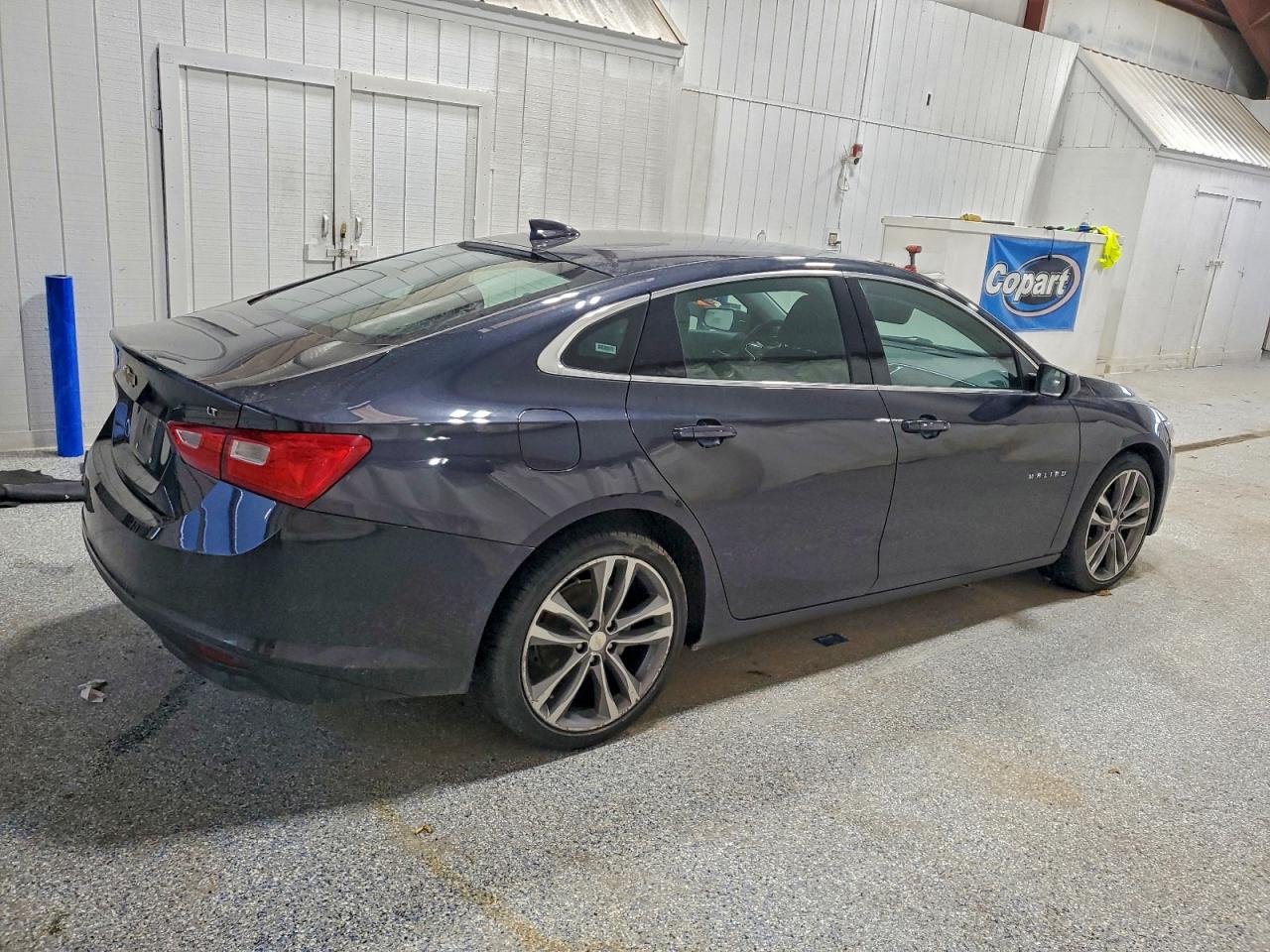 2023 CHEVROLET MALIBU LT photo 3