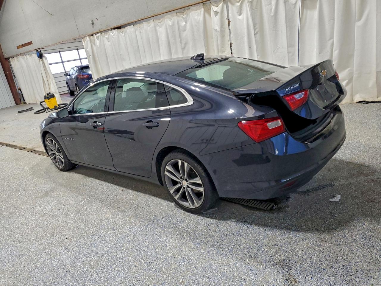 2023 CHEVROLET MALIBU LT photo 2