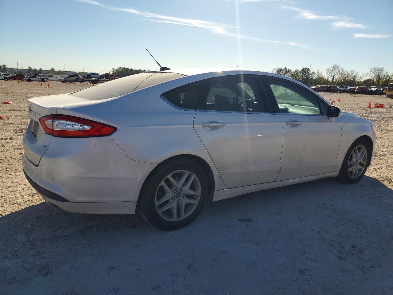 2016 FORD FUSION SE photo 3