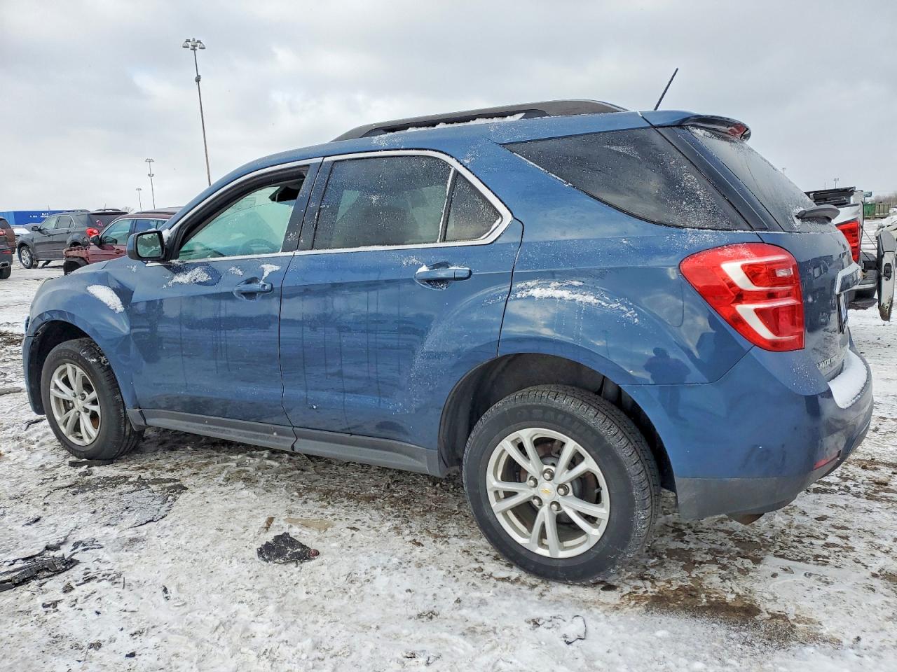 2017 CHEVROLET EQUINOX LT photo 2