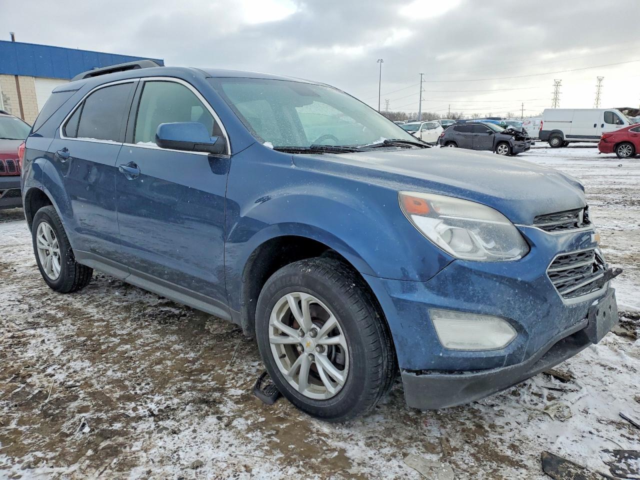 2017 CHEVROLET EQUINOX LT photo 4