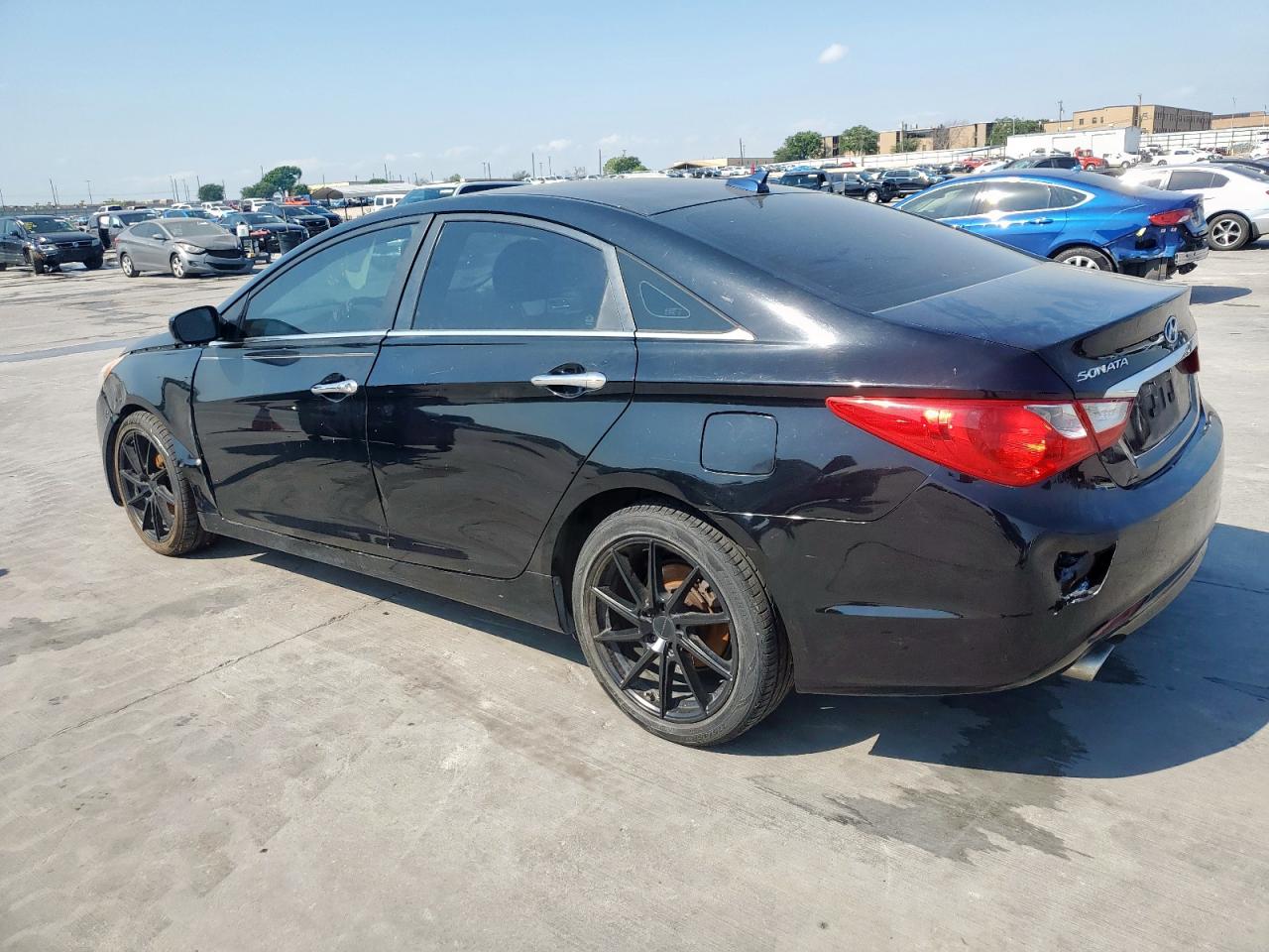 2013 HYUNDAI SONATA SE photo 2