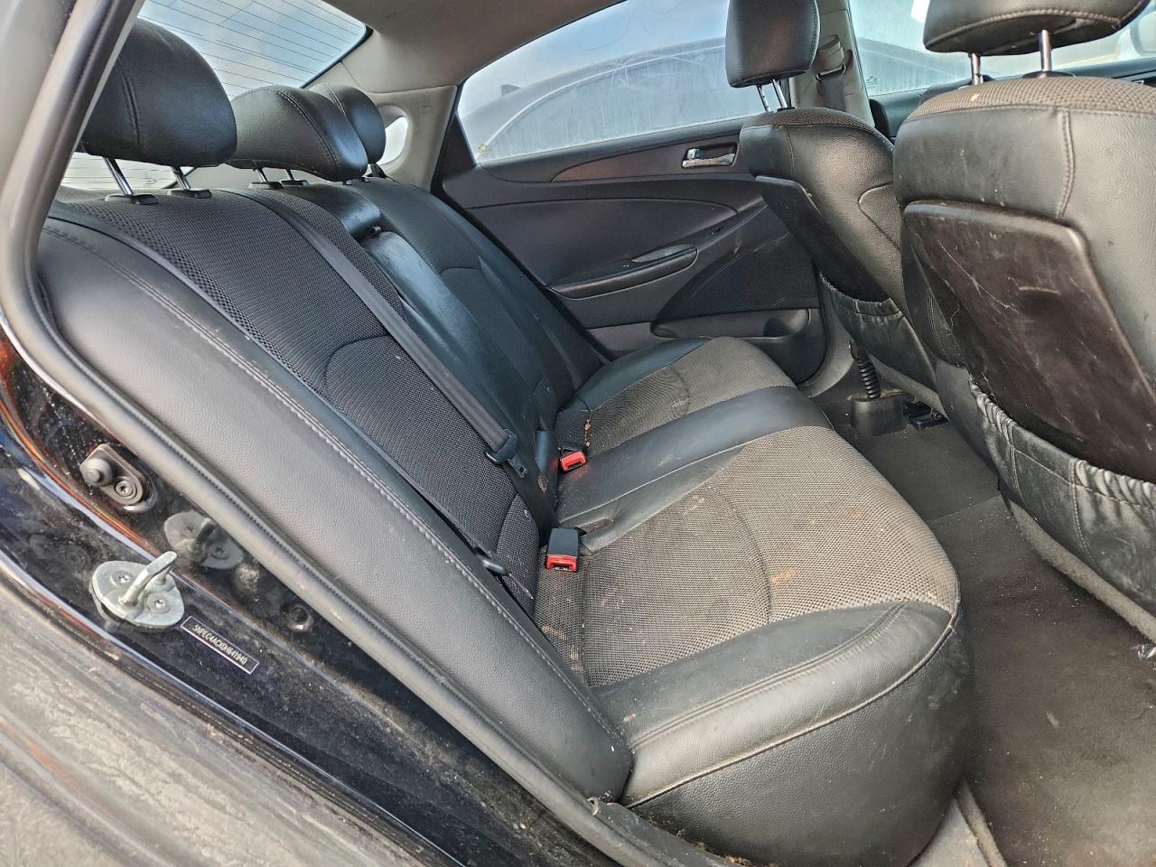 2013 HYUNDAI SONATA SE photo 10
