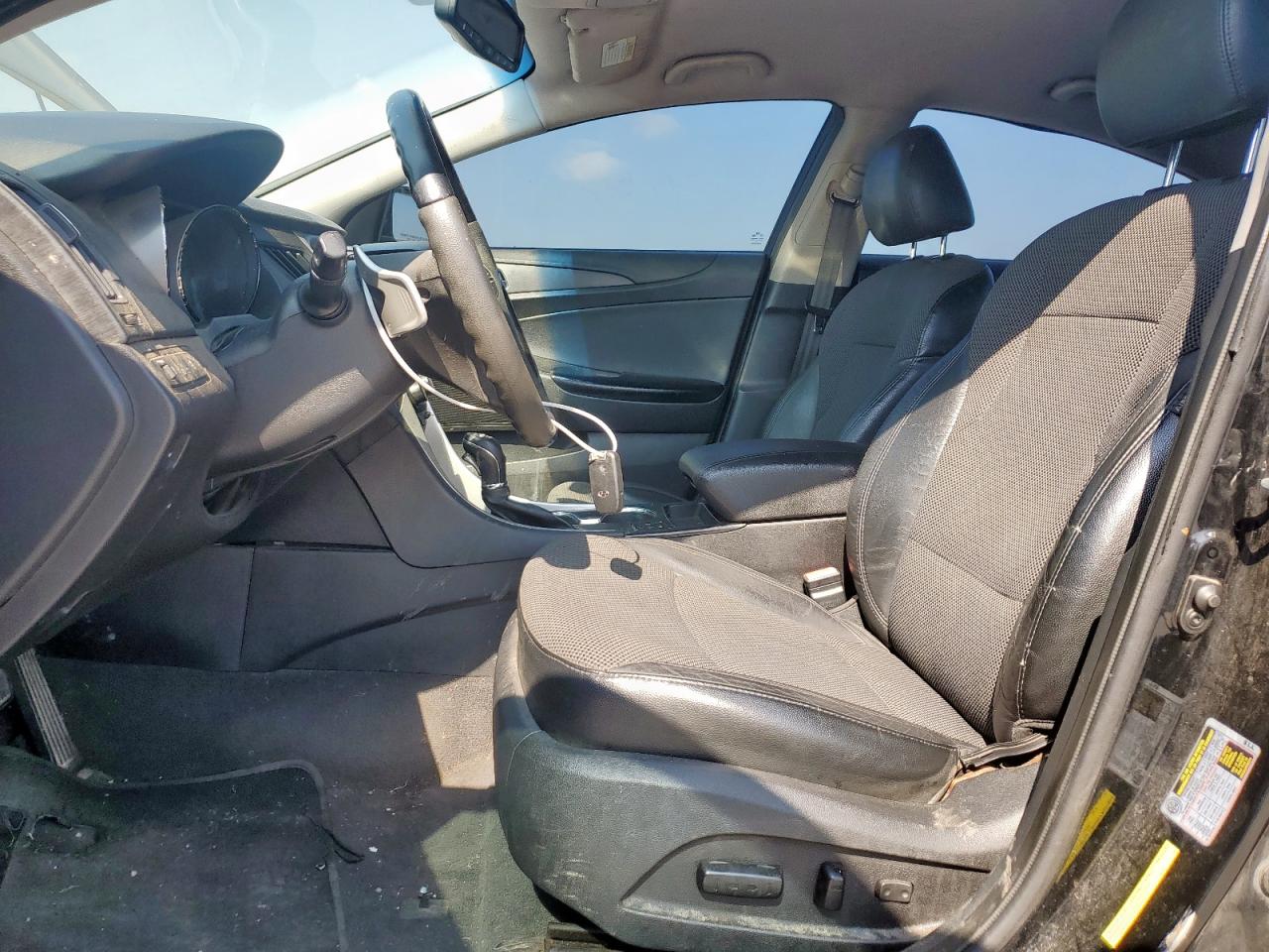2013 HYUNDAI SONATA SE photo 7