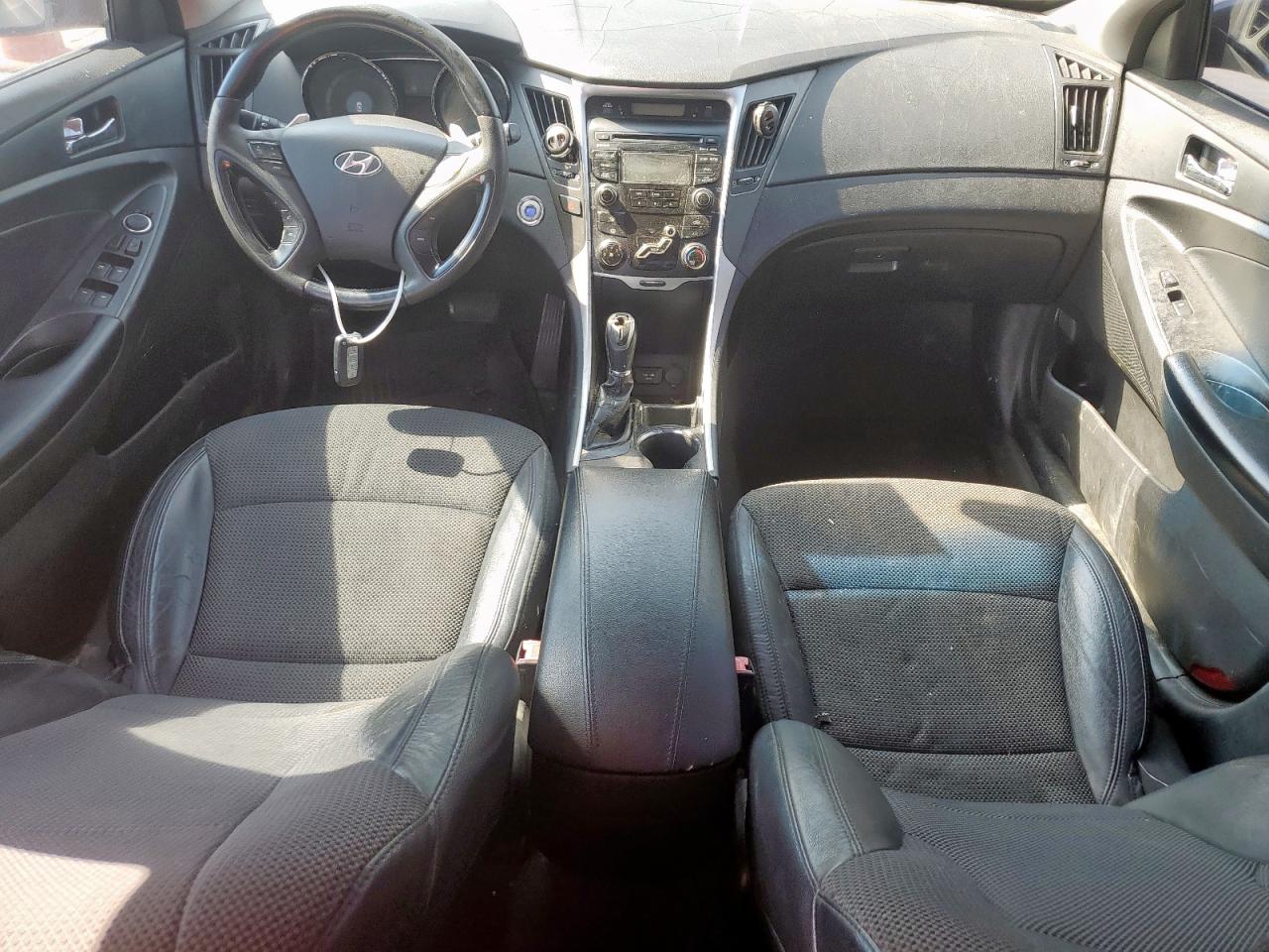 2013 HYUNDAI SONATA SE photo 8