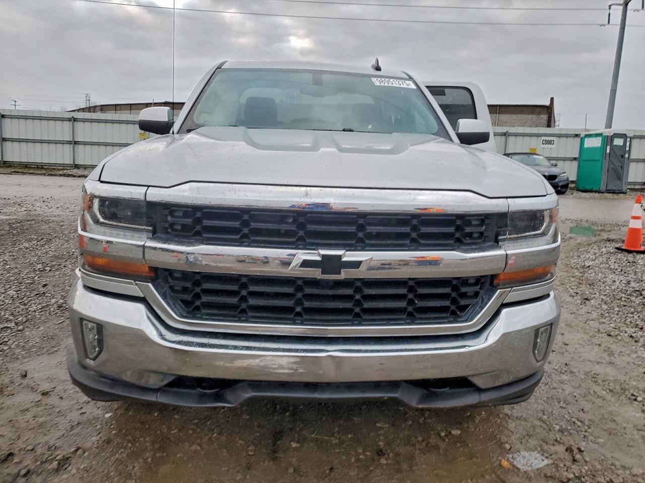 2017 CHEVROLET SILVERADO K1500 LT photo 5