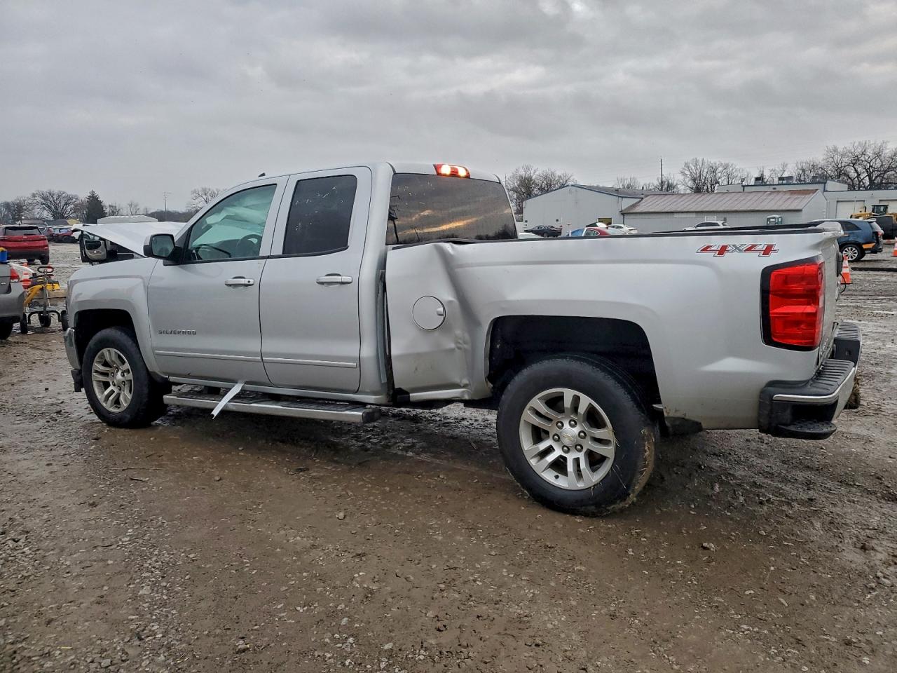2017 CHEVROLET SILVERADO K1500 LT photo 2