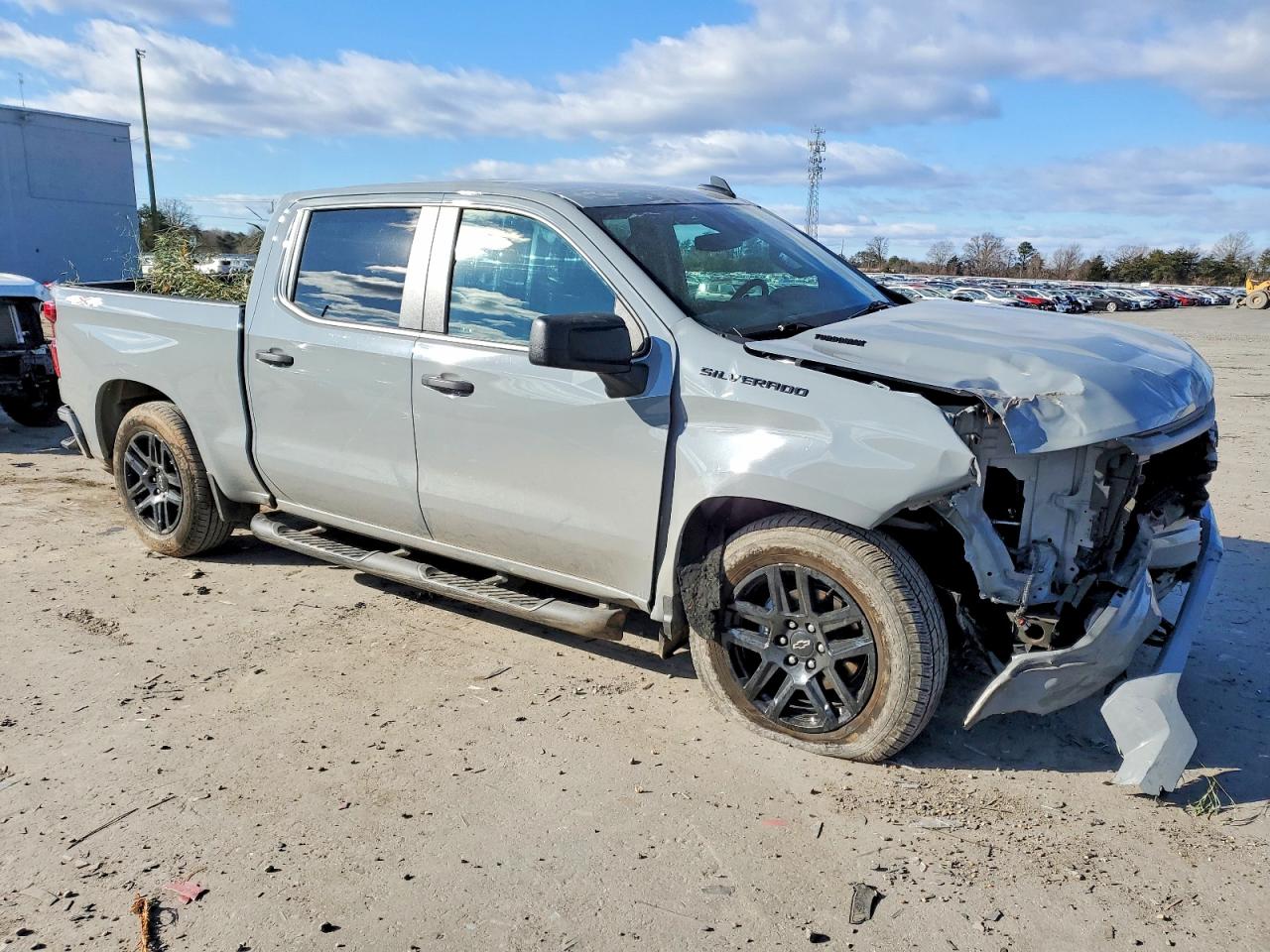 2024 CHEVROLET SILVERADO K1500 CUSTOM photo 4