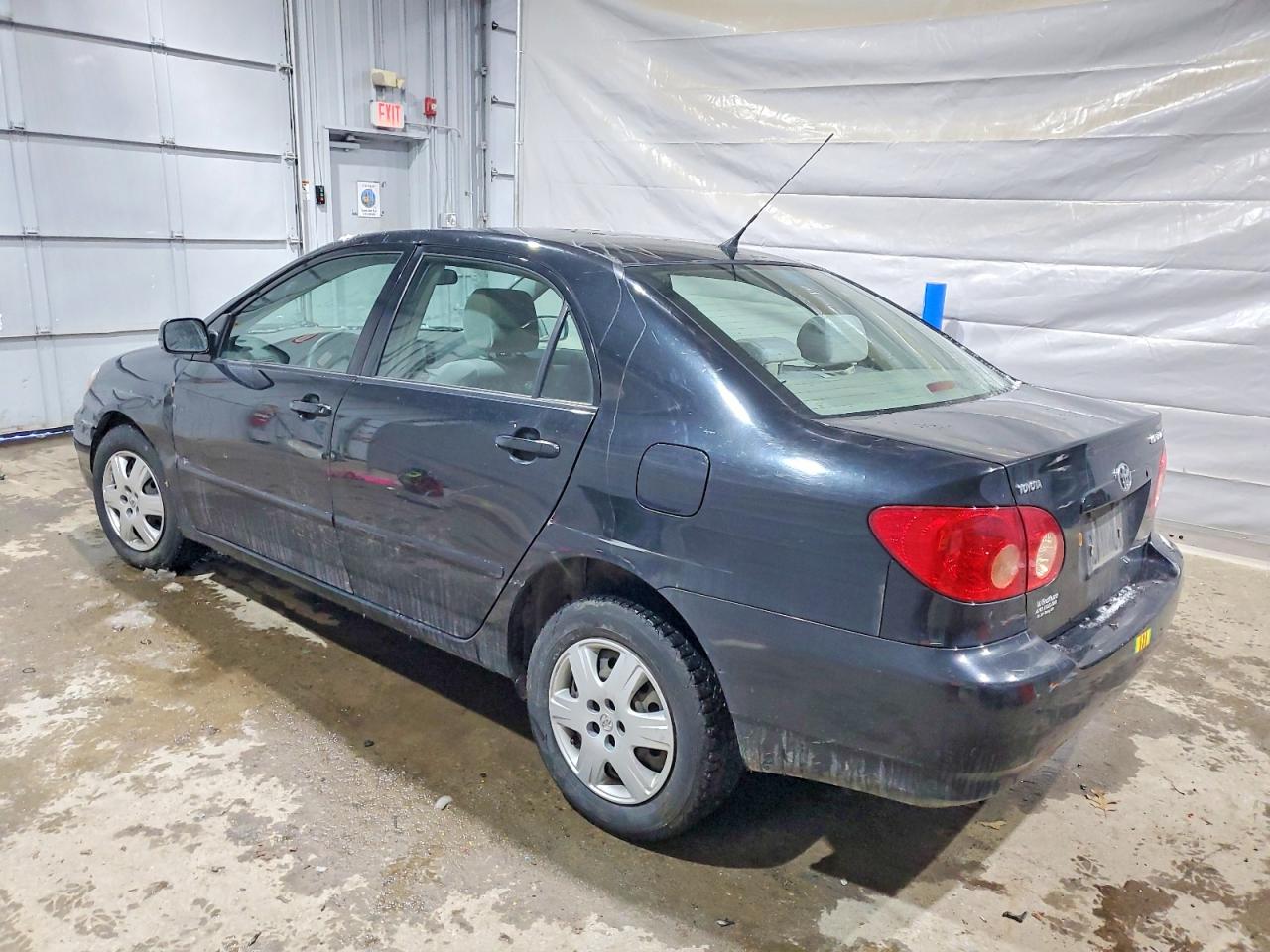 2005 TOYOTA COROLLA CE photo 2