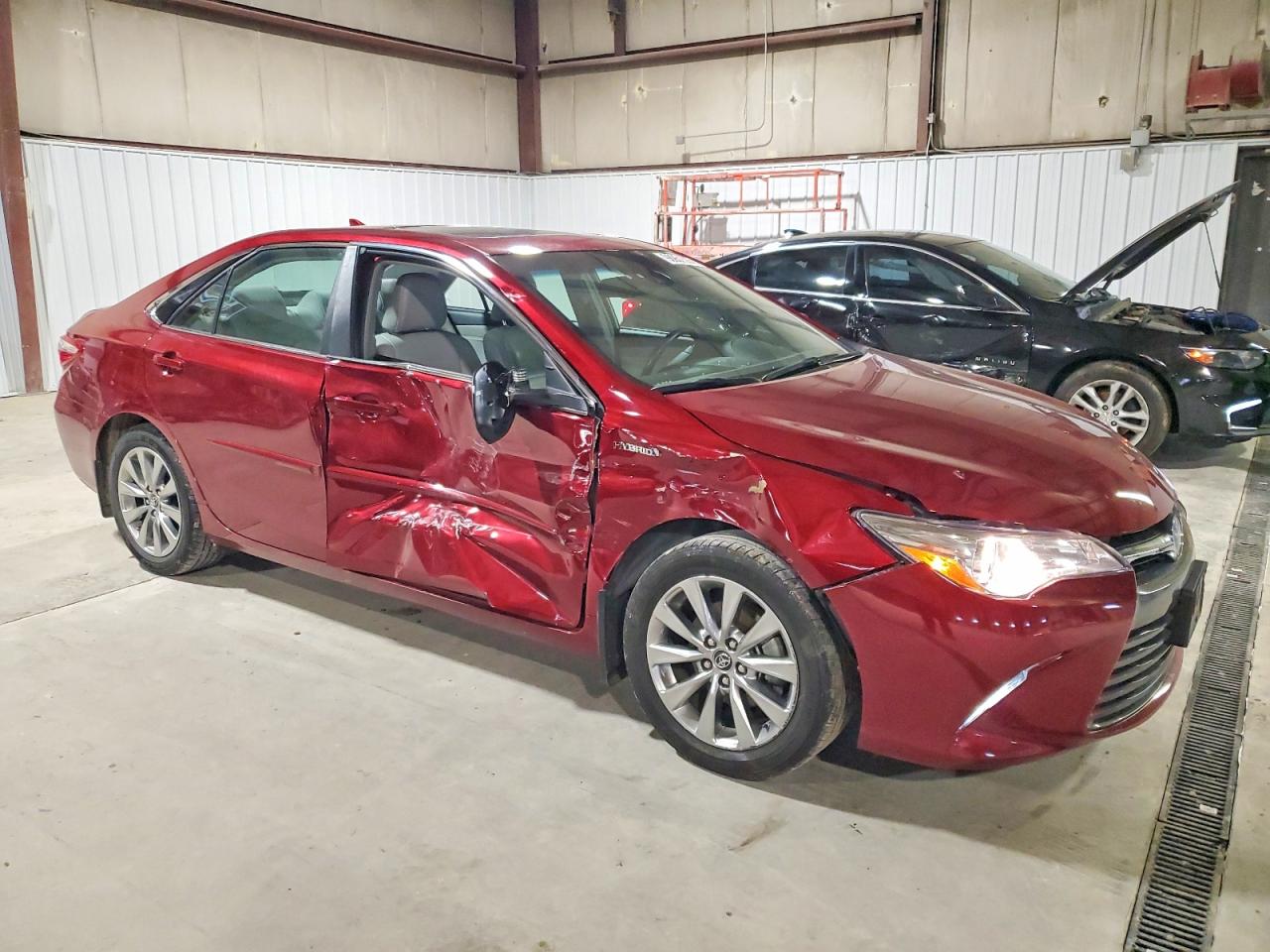 2017 TOYOTA CAMRY HYBRID photo 4