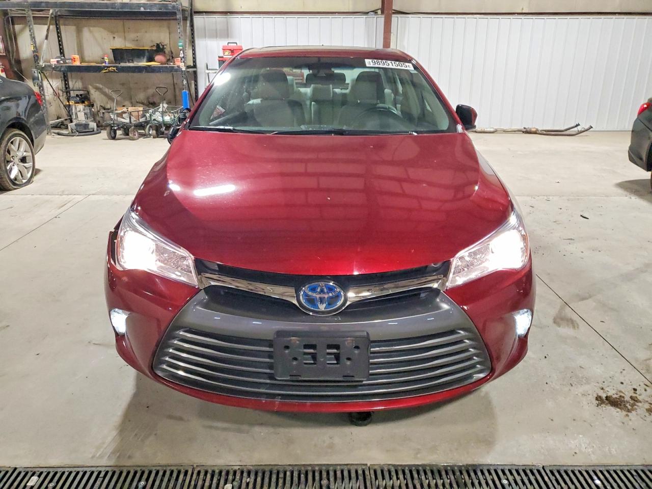 2017 TOYOTA CAMRY HYBRID photo 5