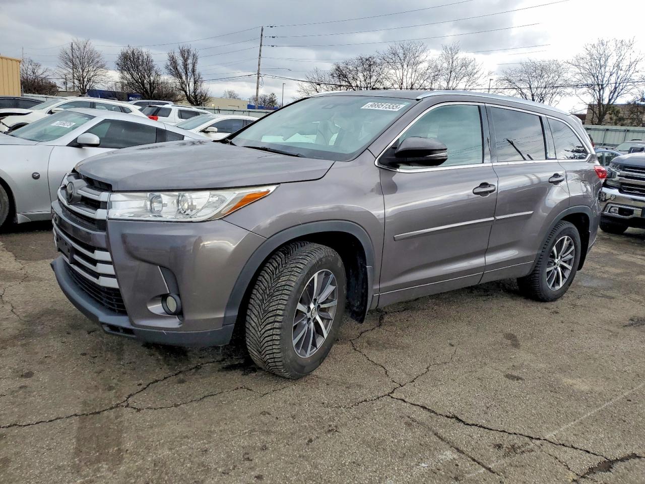 2017 TOYOTA HIGHLANDER