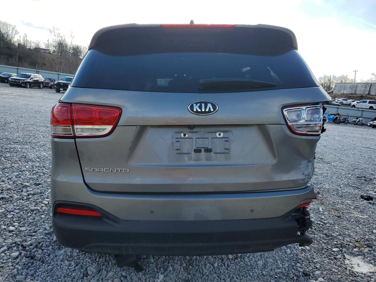 2017 KIA SORENTO LX photo 6