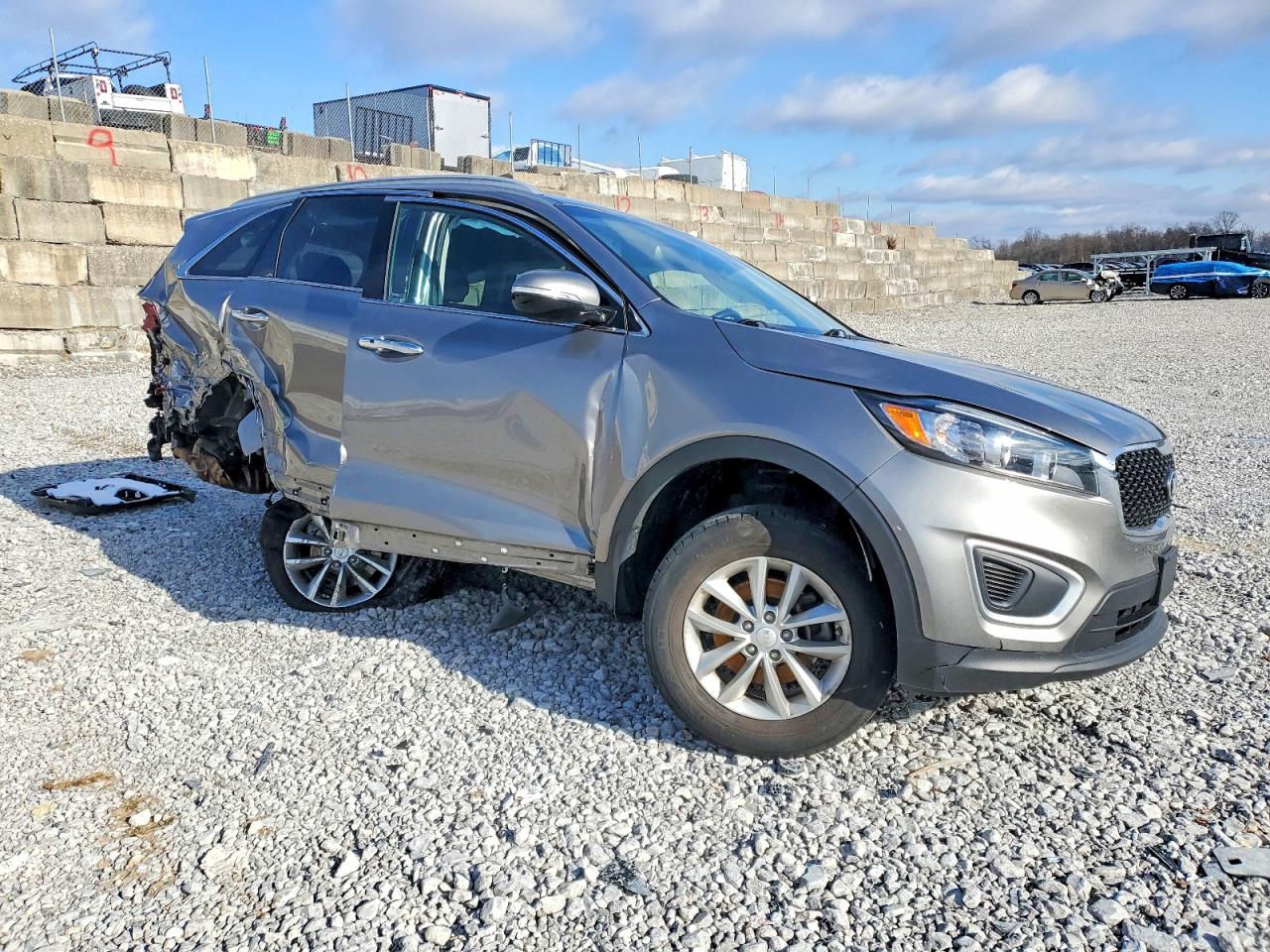2017 KIA SORENTO LX photo 4