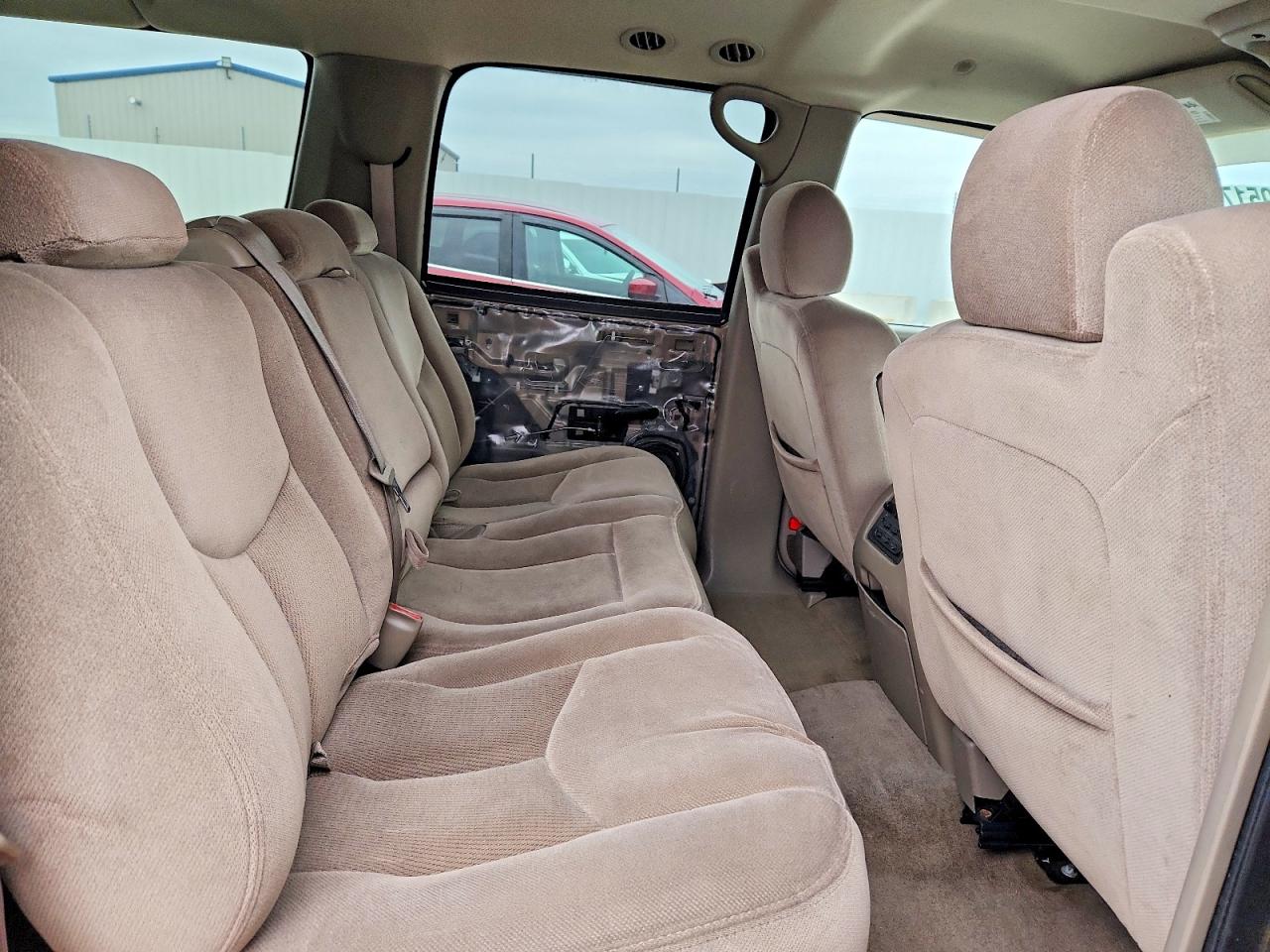 2004 GMC YUKON XL K1500 photo 31
