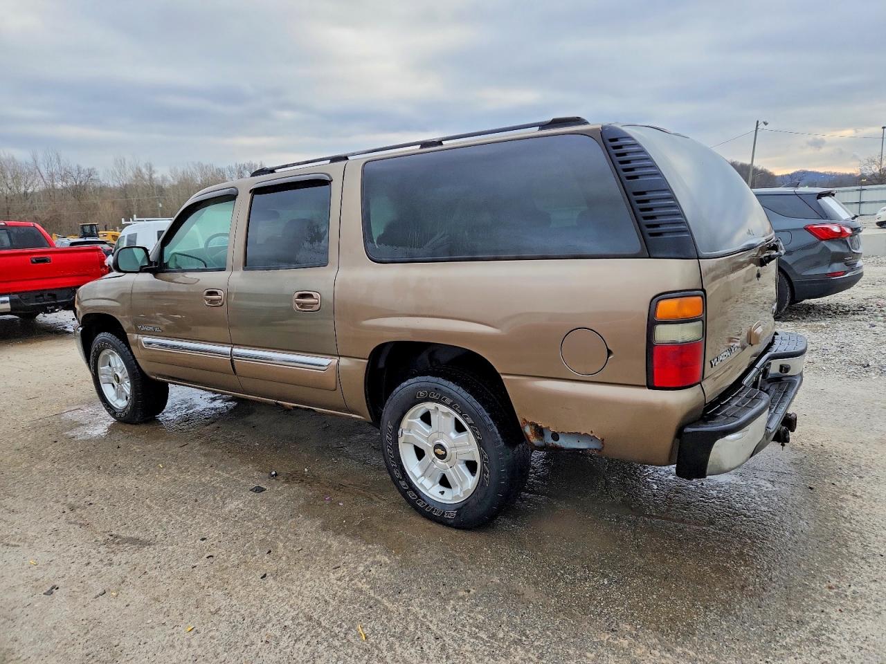 2004 GMC YUKON XL K1500 photo 4