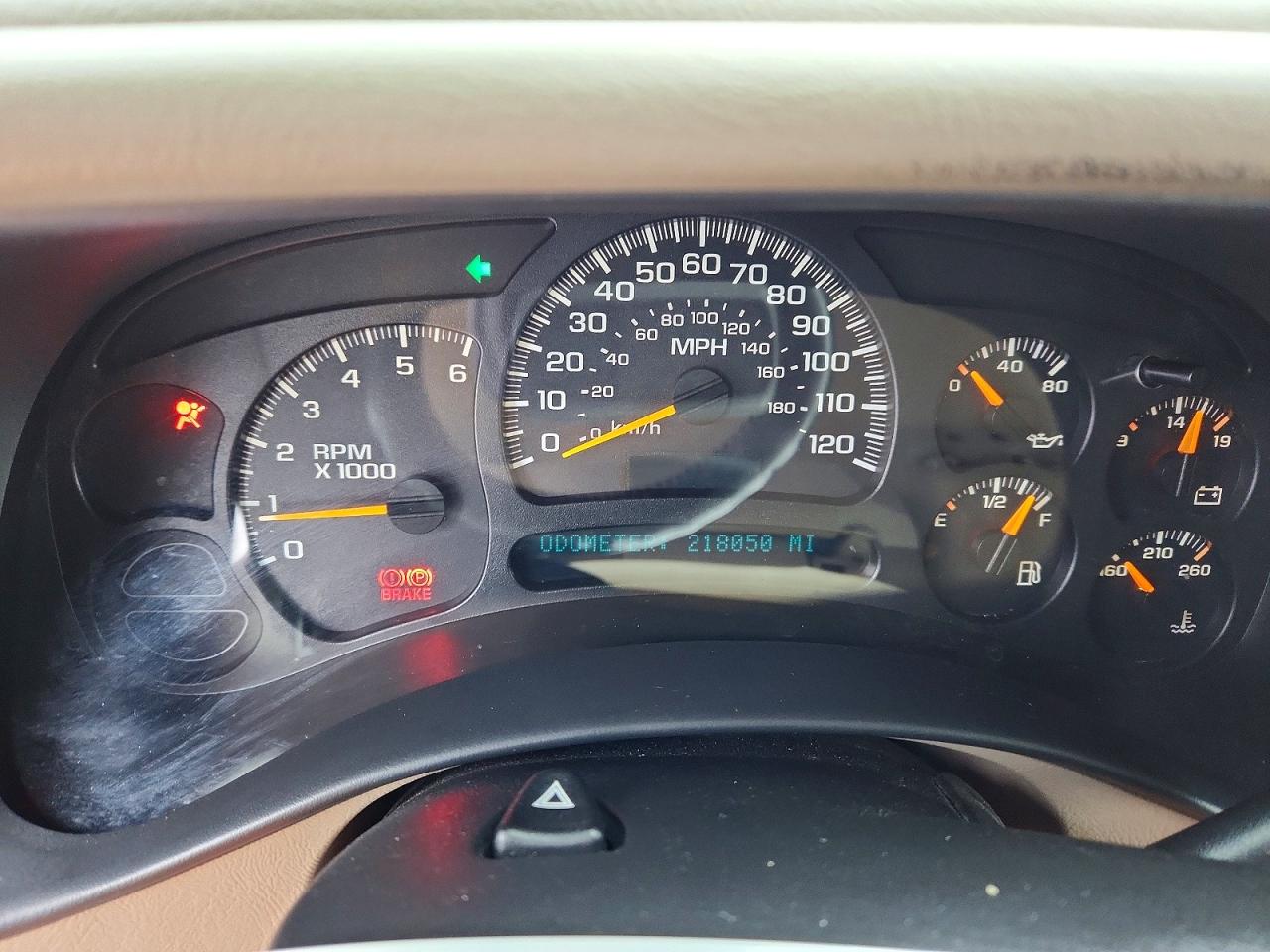2004 GMC YUKON XL K1500 photo 25