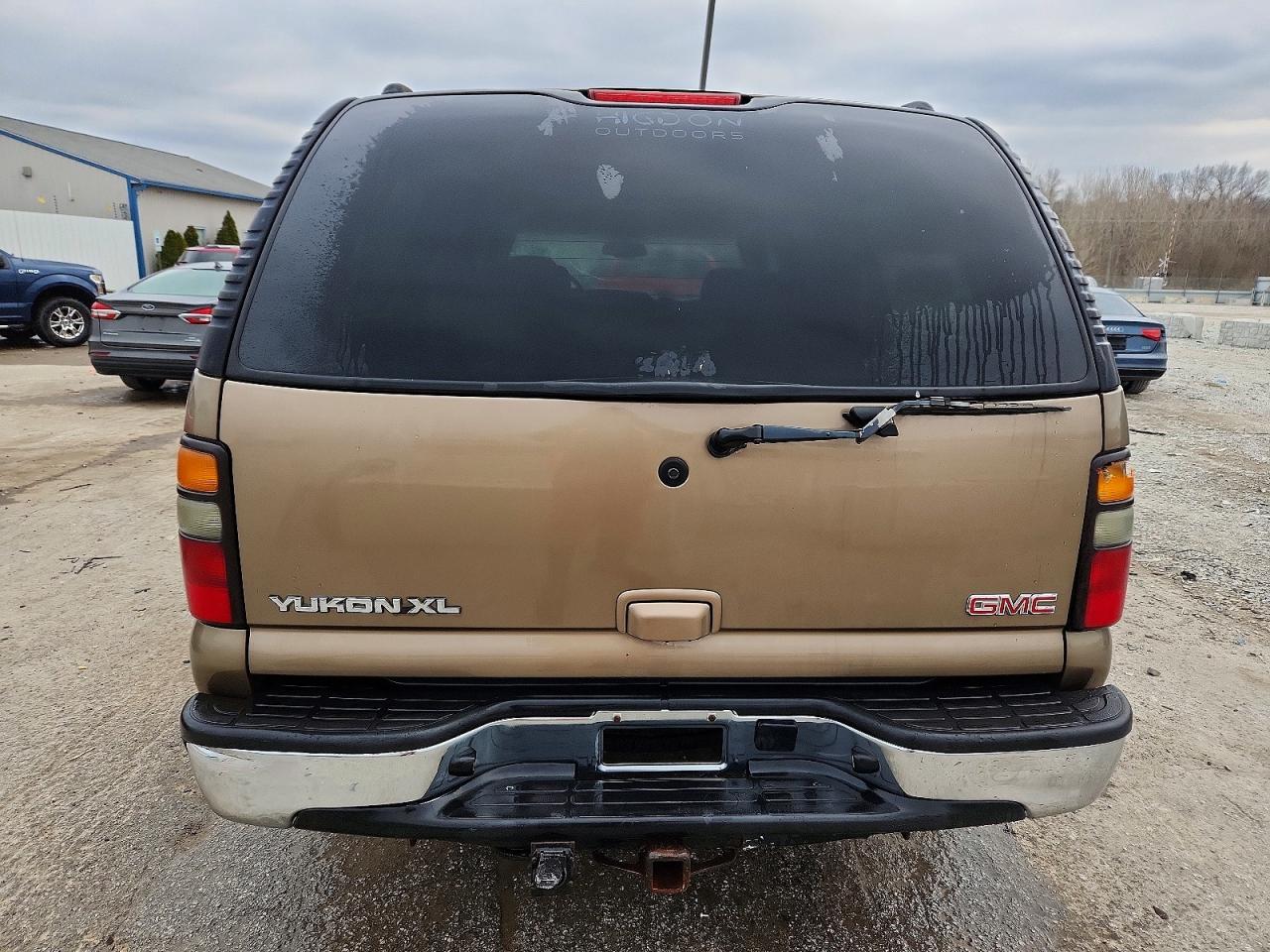 2004 GMC YUKON XL K1500 photo 16