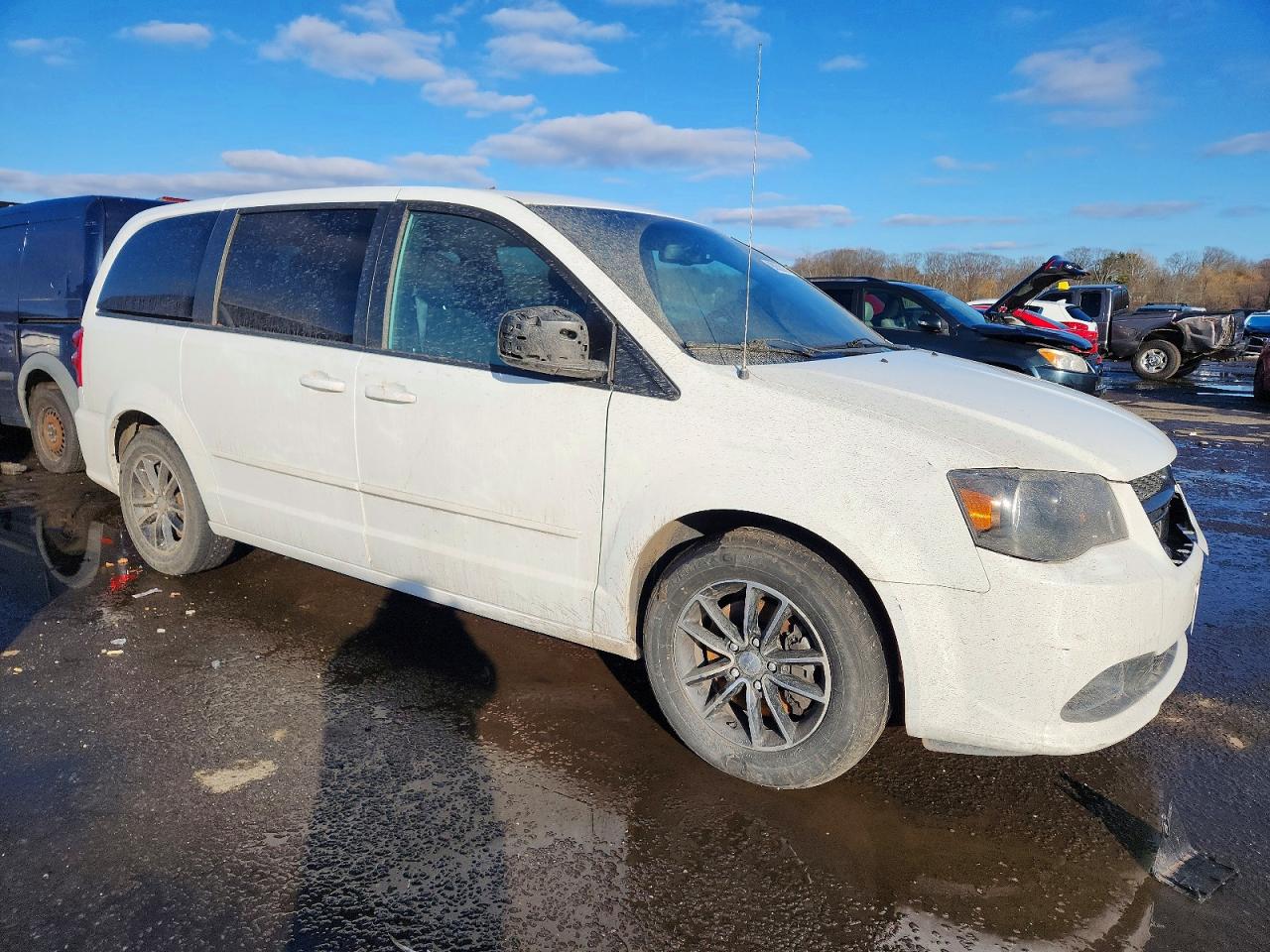 2015 DODGE GRAND CARAVAN SE photo 4