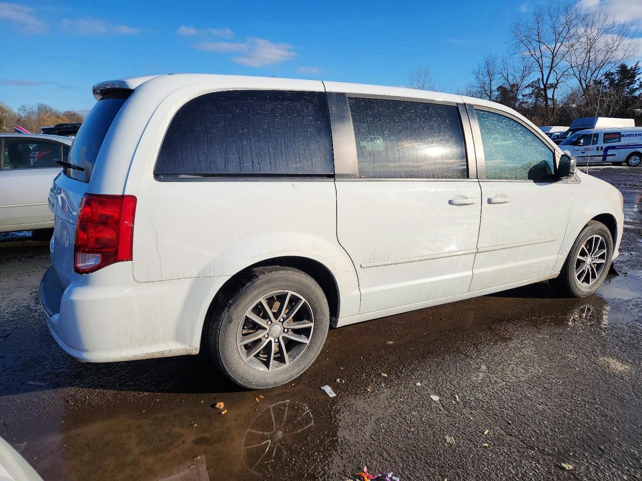 2015 DODGE GRAND CARAVAN SE photo 3