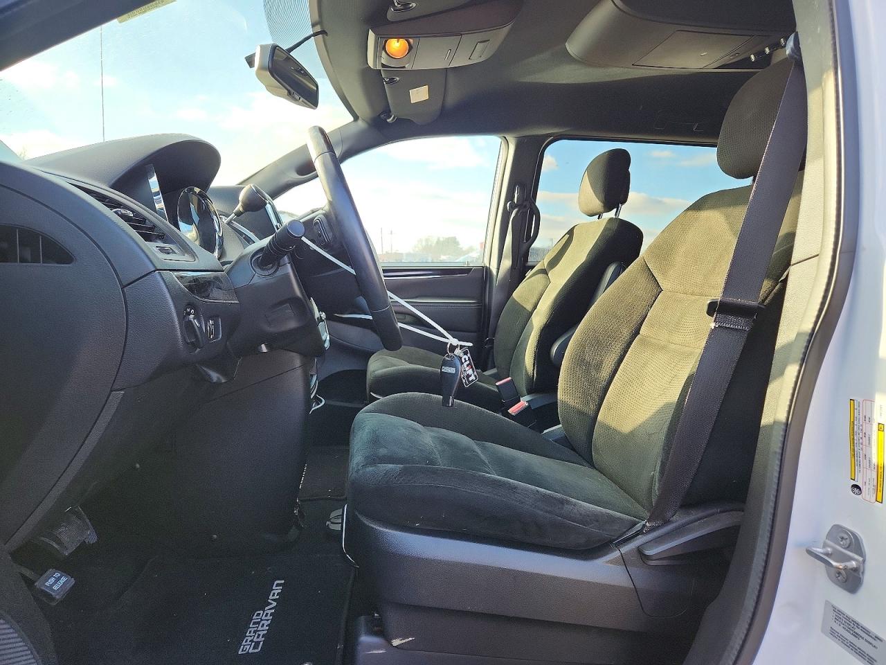 2015 DODGE GRAND CARAVAN SE photo 7