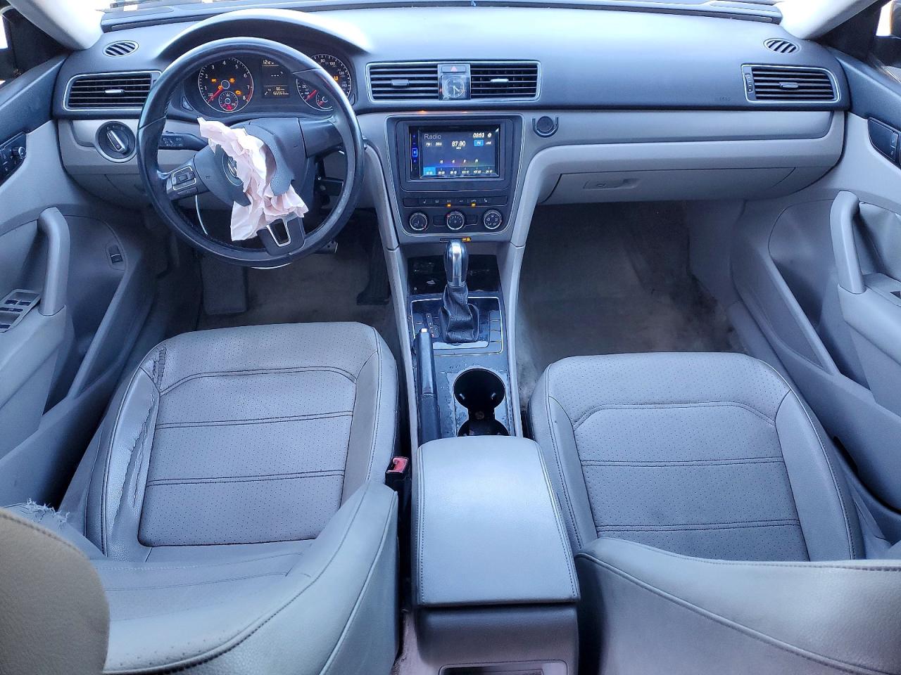 2014 VOLKSWAGEN PASSAT S photo 8