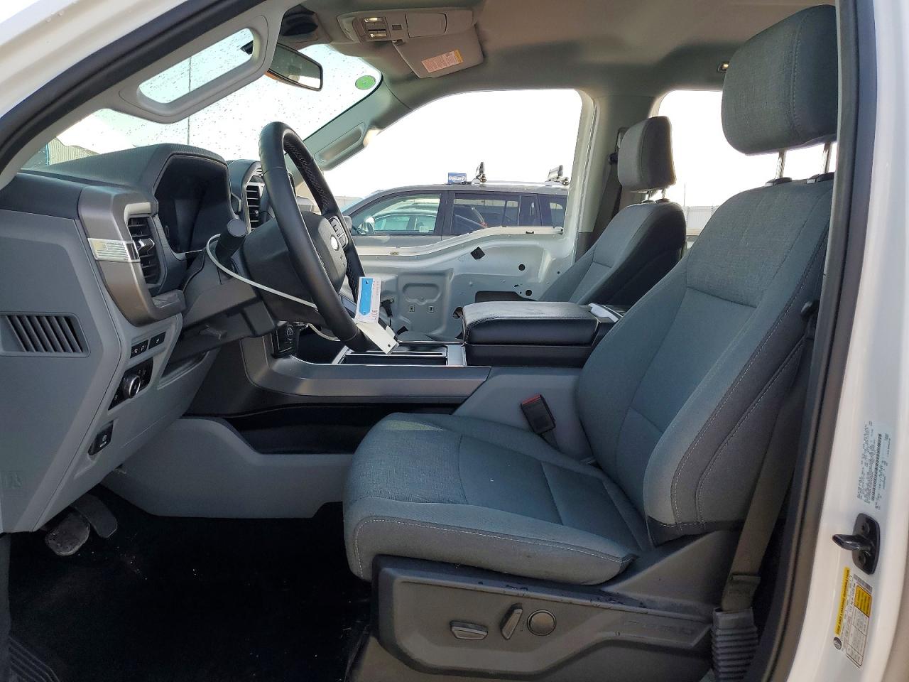 2024 FORD F150 XLT photo 7