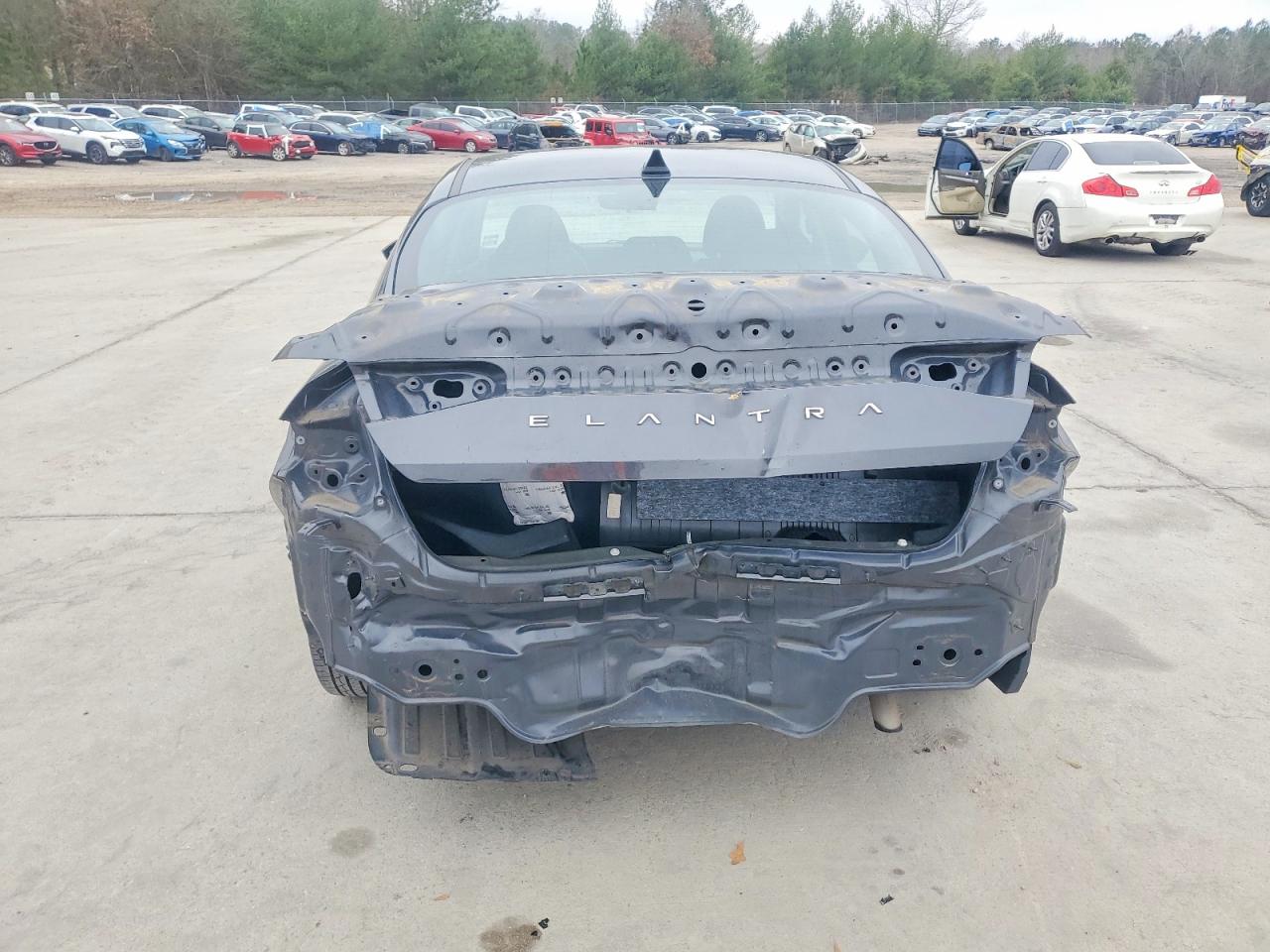 2022 HYUNDAI ELANTRA SEL photo 6