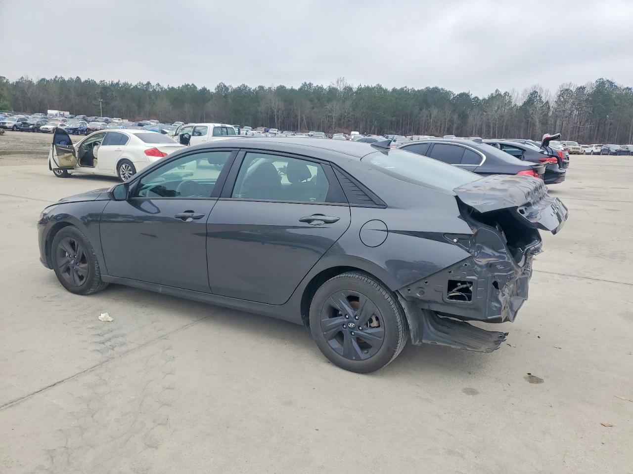 2022 HYUNDAI ELANTRA SEL photo 2