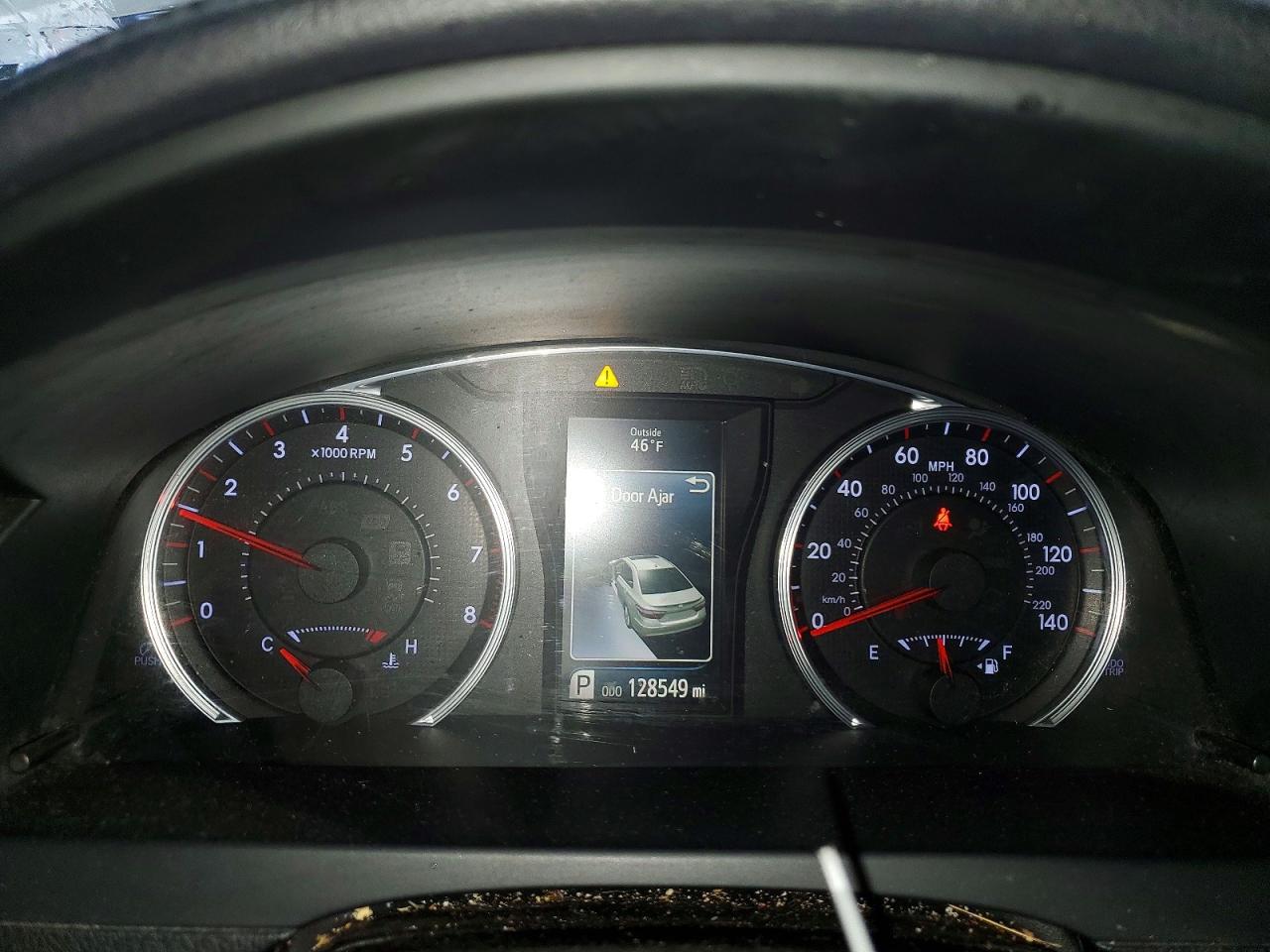 2015 TOYOTA CAMRY photo 9
