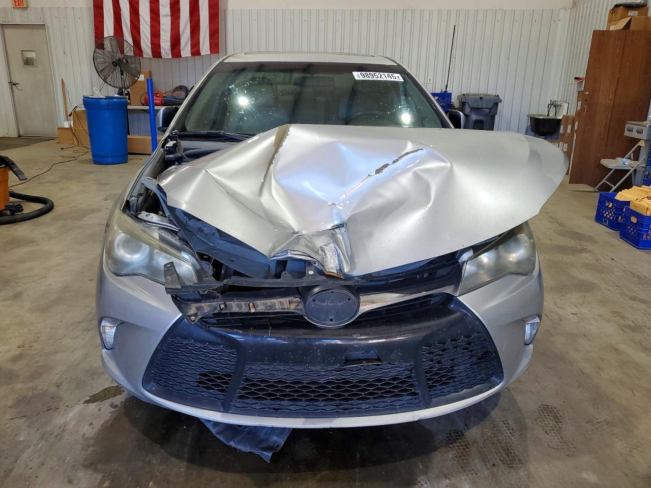 2015 TOYOTA CAMRY photo 5