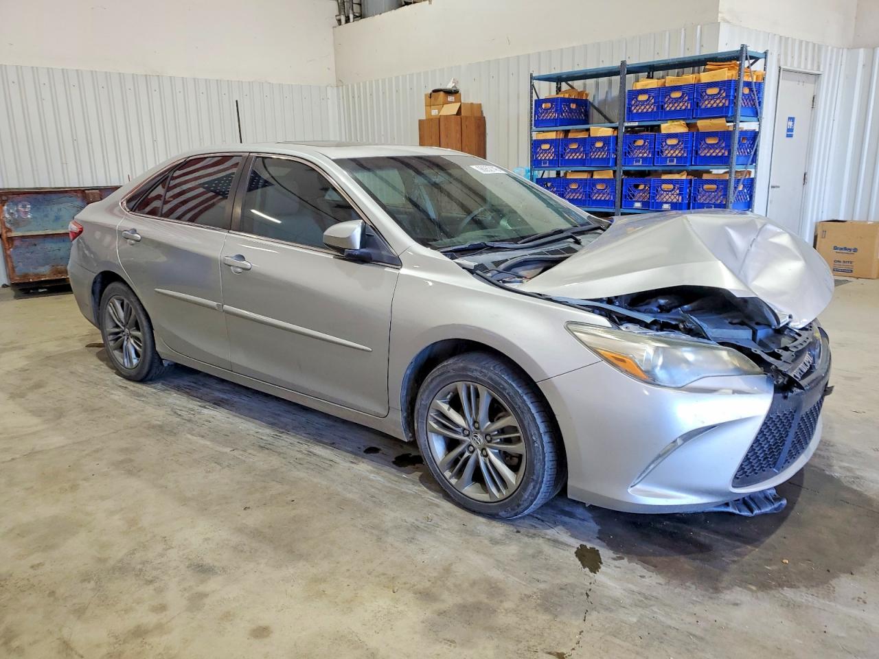 2015 TOYOTA CAMRY photo 4