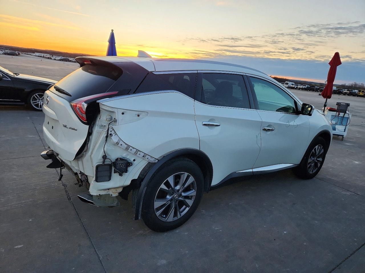 2017 NISSAN MURANO S photo 3