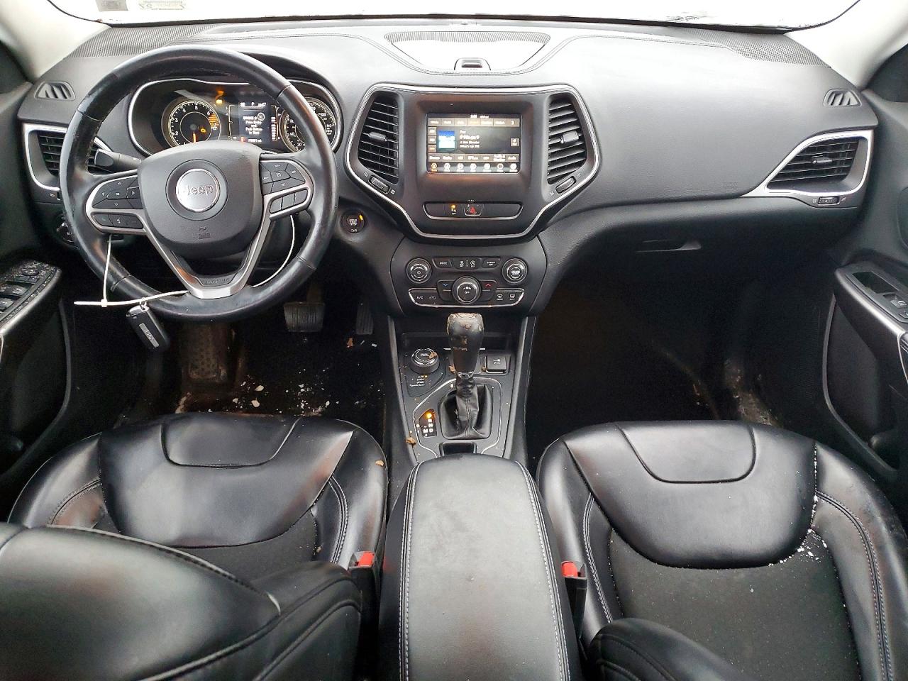 2019 JEEP CHEROKEE LATITUDE PLUS photo 8