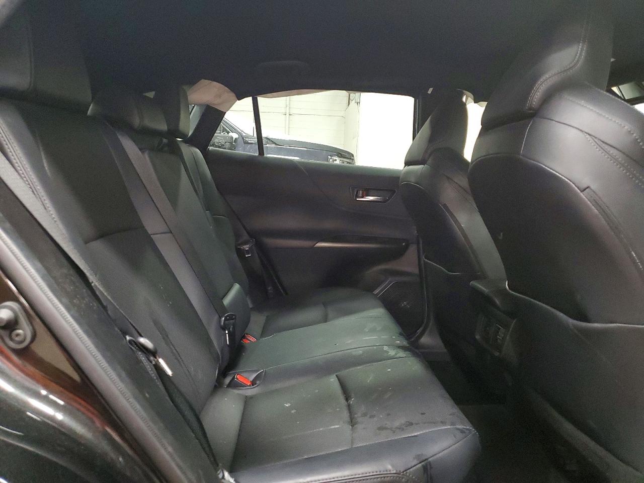 2021 TOYOTA VENZA LE photo 11
