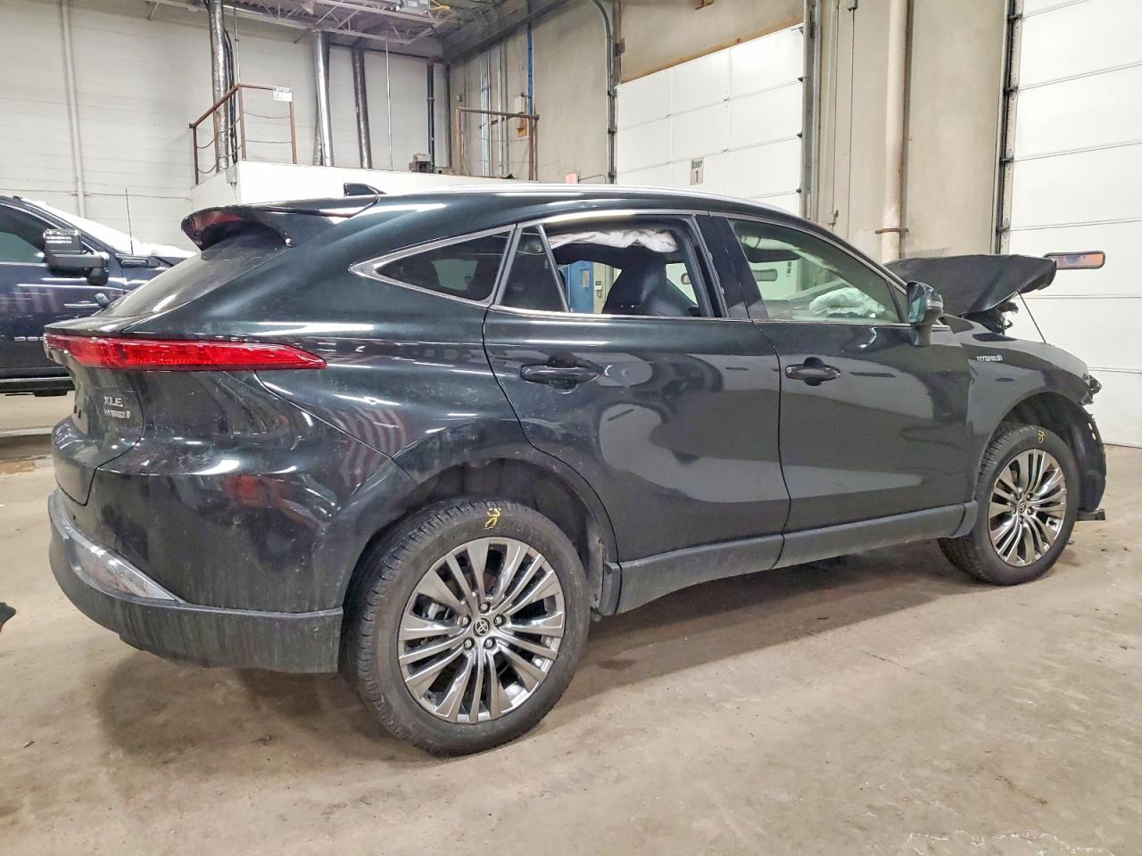 2021 TOYOTA VENZA LE photo 3