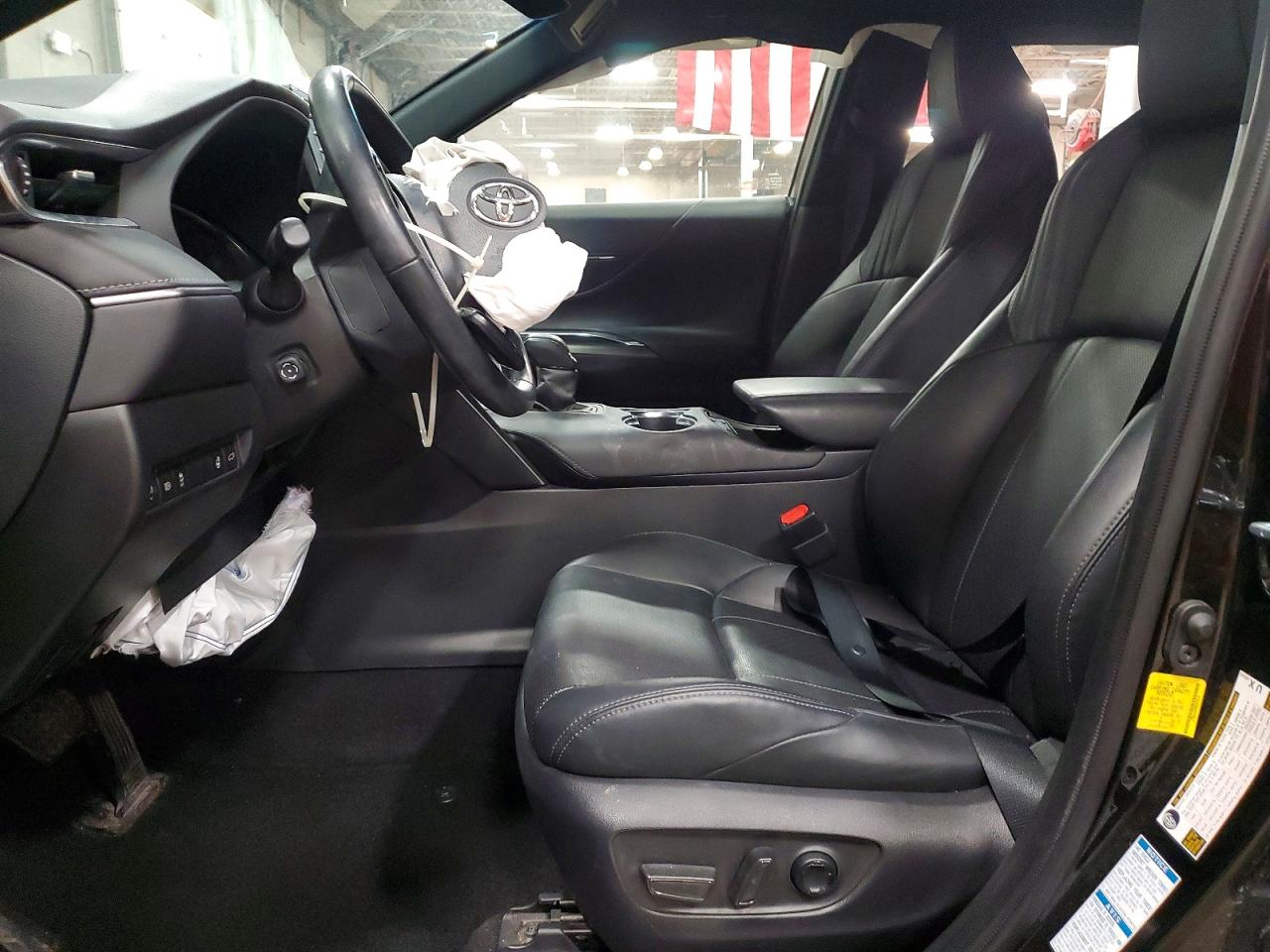 2021 TOYOTA VENZA LE photo 7