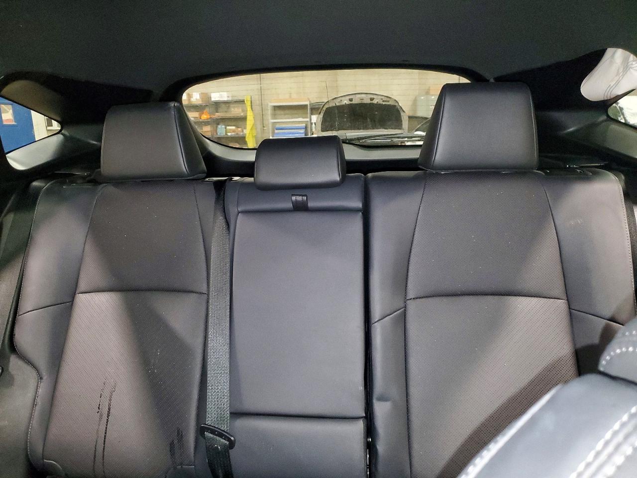 2021 TOYOTA VENZA LE photo 10
