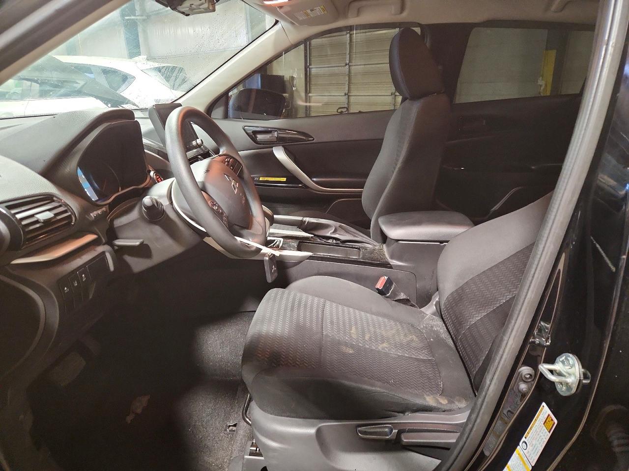 2025 MITSUBISHI ECLIPSE CROSS LE photo 7