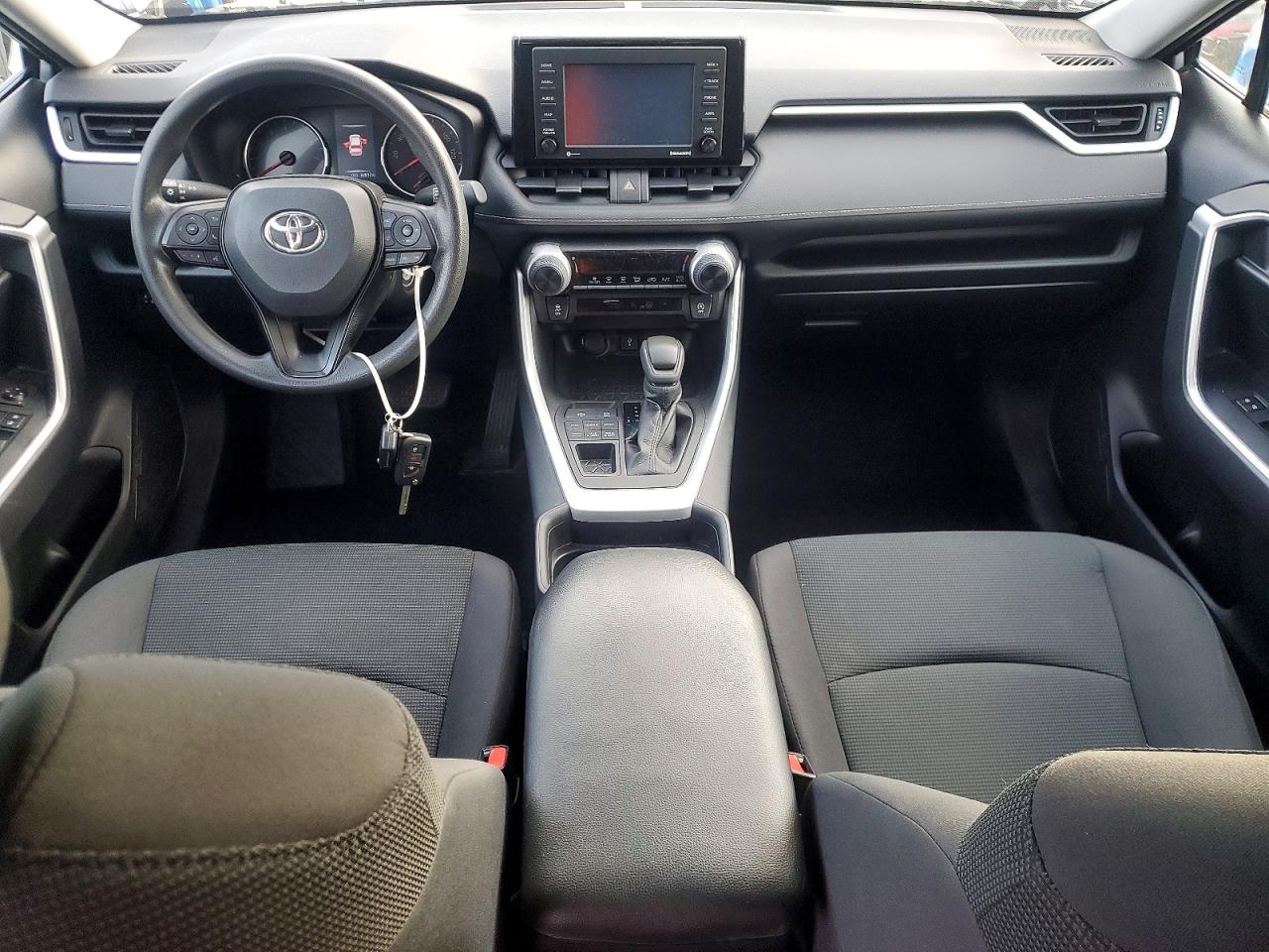 2021 TOYOTA RAV4 LE photo 8