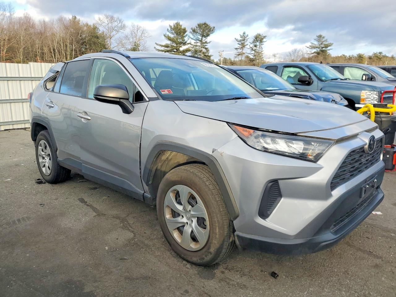 2021 TOYOTA RAV4 LE photo 4